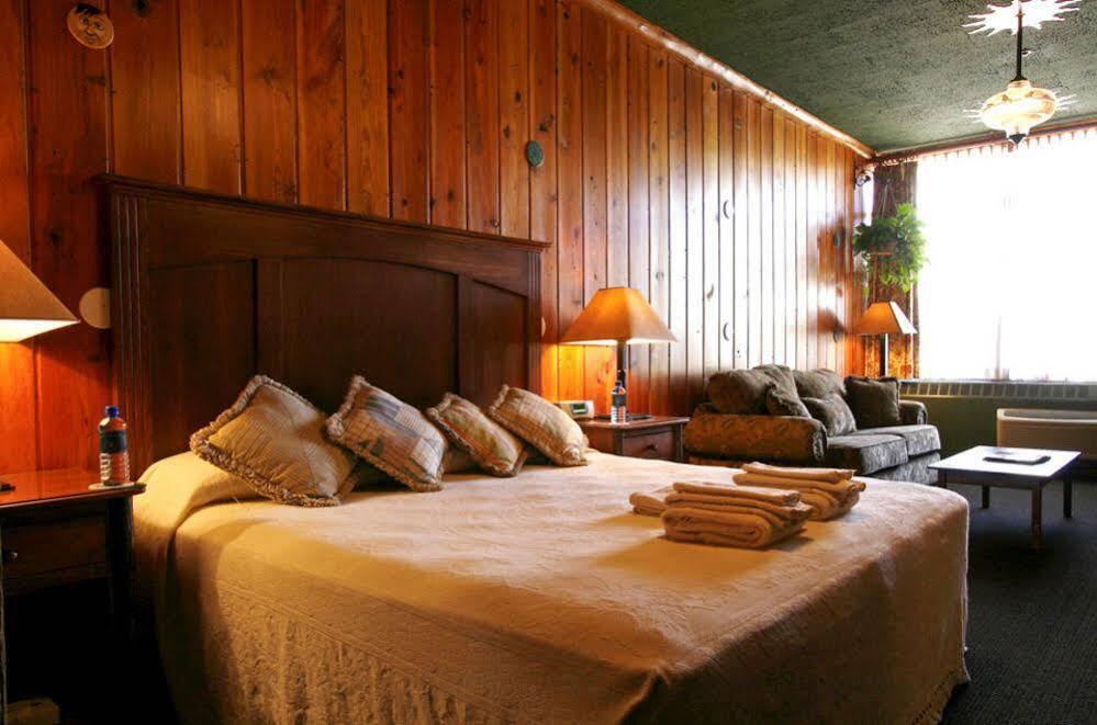 Mcmenamins Old St. Francis School Hotel Bend Eksteriør billede